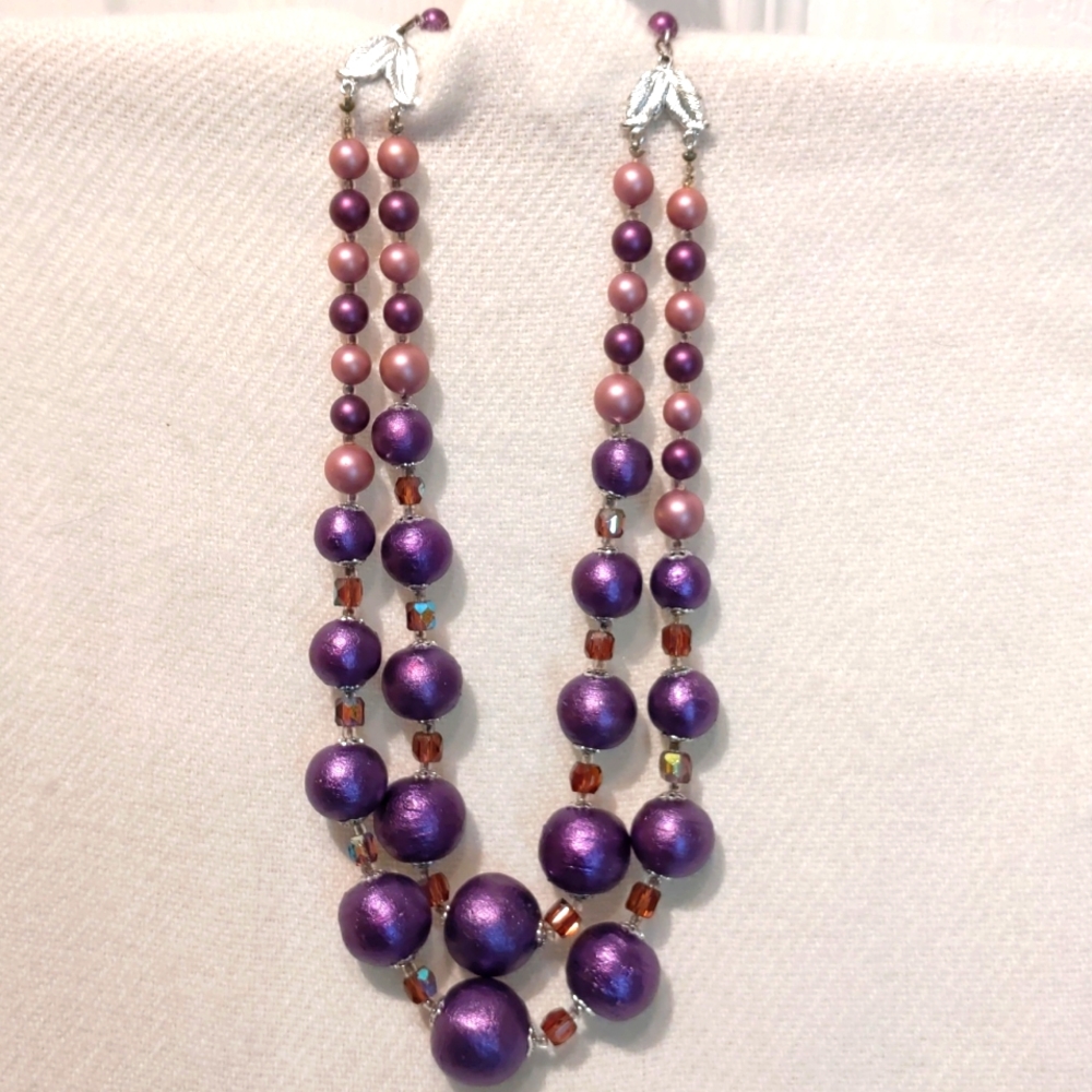 Vintage 1950's double string necklace in purple